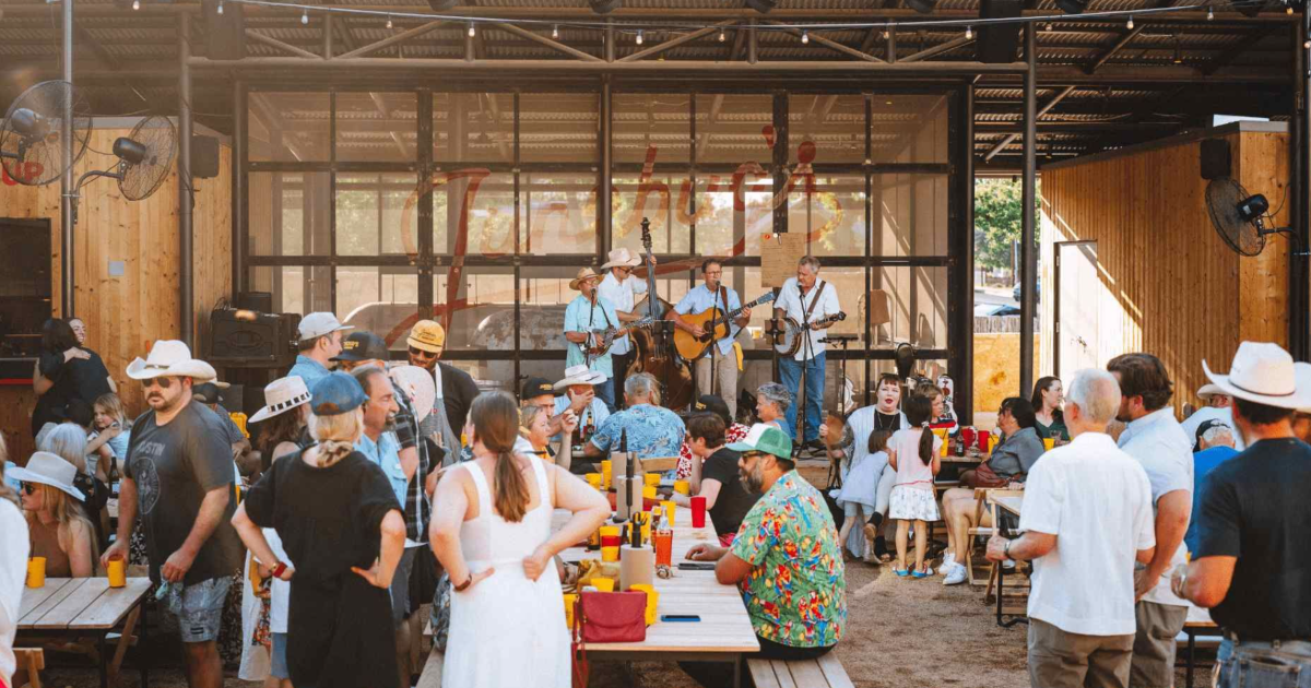 Junebug's Barbecue | Visit Fredericksburg